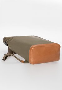 Aunts & Uncles MATSUYAMA  - Tagesrucksack - fallen rock