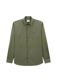 Chemise à manches longues de couleur vert olive en tissu lisse. Elle possède un col classique, une fermeture à boutons et un petit logo sur la poitrine.