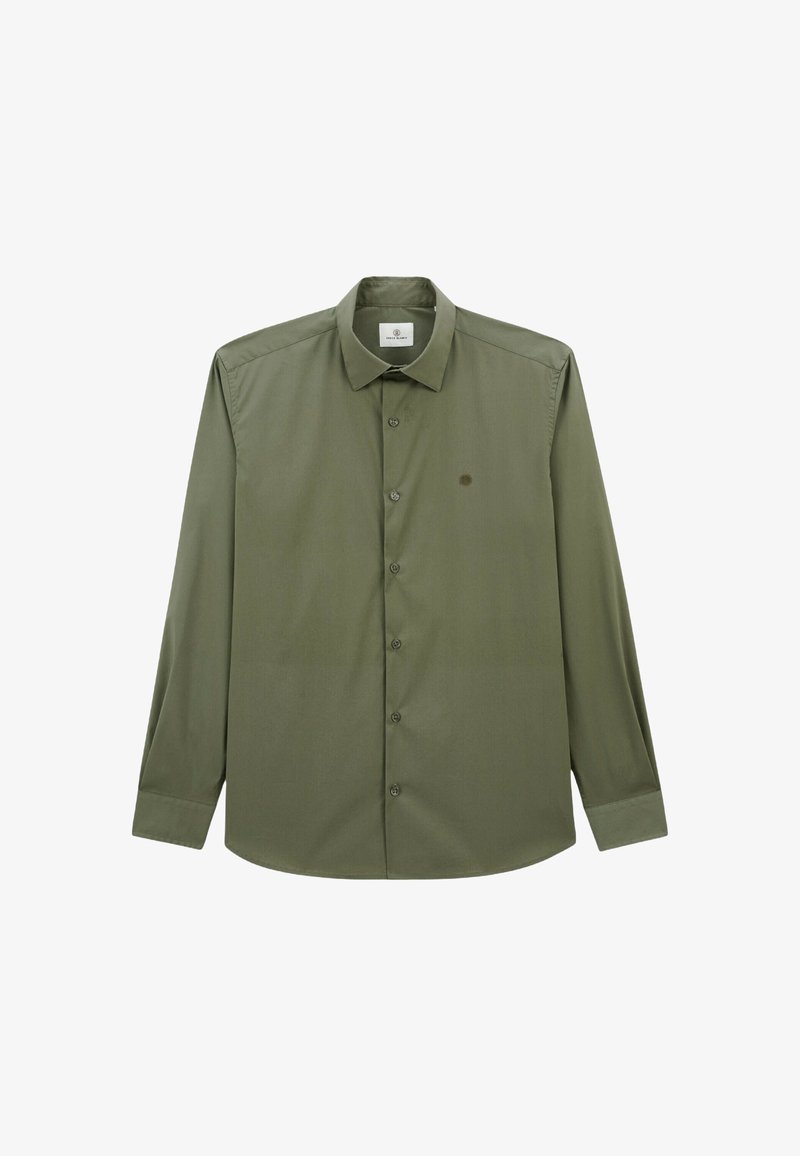 Chemise à manches longues de couleur vert olive en tissu lisse. Elle possède un col classique, une fermeture à boutons et un petit logo sur la poitrine.