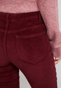 ONLY Pantalon classique - dark red