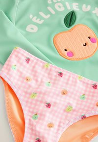 Neizbrano, mint green gingham fruit