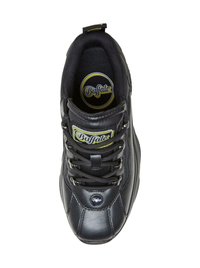 Schwarze Sneaker mit Obermaterial aus strukturiertem Leder, runder Zehenpartie und schwarzen Schnürsenkeln. Mit gelbem und schwarzem Logo auf der Zunge. Gepolsterter Kragen für zusätzlichen Komfort.