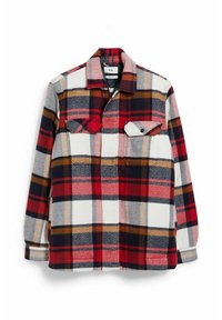 Rød, marineblå og beige ternet flannel skjorte med lange ærmer, brystlommer og krave, der har et blødt, struktureret stof.