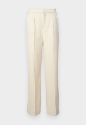 Pantaloni color crema su misura con gamba dritta, caratterizzati da pieghe frontali e una finitura liscia. La vita è piatta e priva di decorazioni.