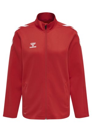 Veste zippée rouge en tissu lisse, avec des accents rayés blancs sur les épaules et un logo. Comprend des poches latérales et un col haut.