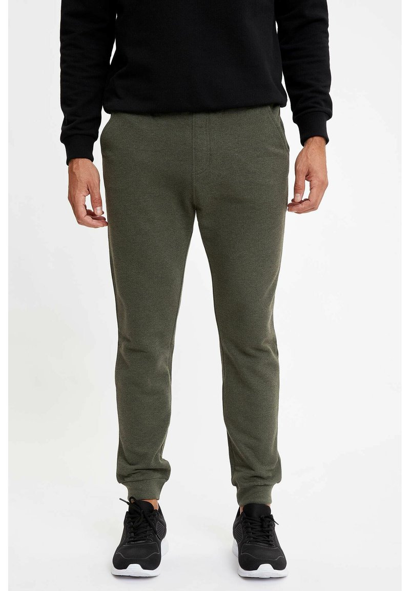 DeFacto SLIM FIT Tracksuit bottoms khaki/mottled olive Zalando.de