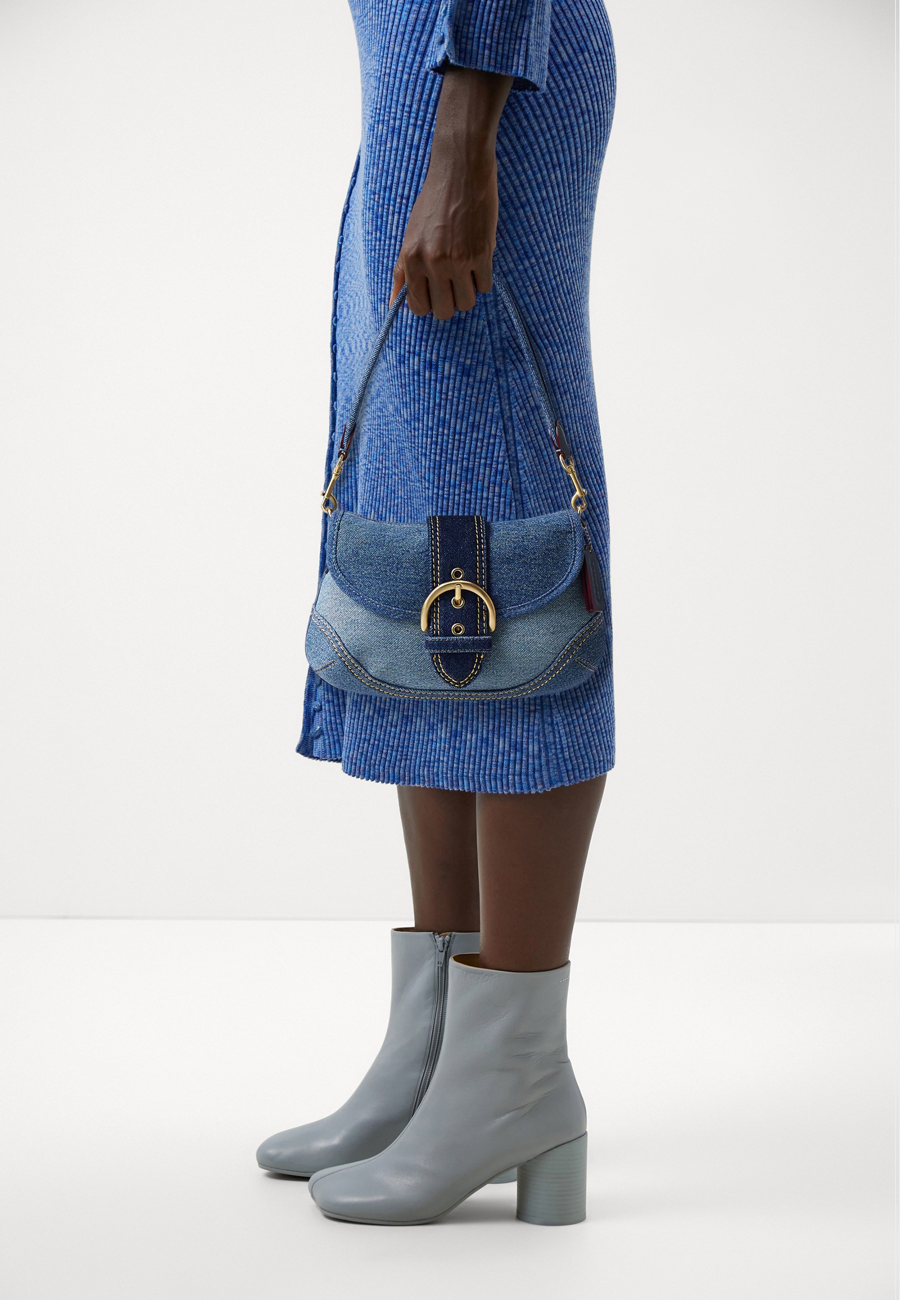 COACH SOHO FLAP BAG IN REPURPOSED DENIM - Handbag - blue/blue 