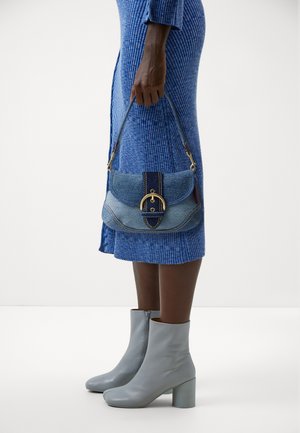 COACH SOHO FLAP BAG IN REPURPOSED DENIM - Kézitáska - blue