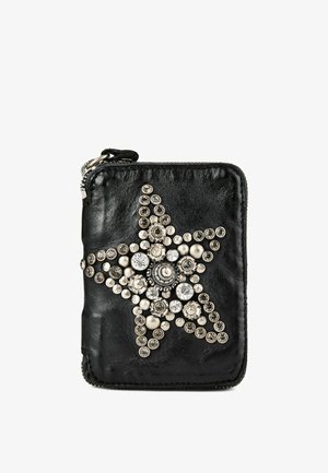 Portafoglio in pelle nera con cerniera, decorato con una grande stella fatta di vari strass argentati e trasparenti e borchie in metallo.