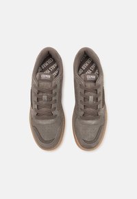 Colmar Originals AUSTIN ROOTS - Sneakers basse - chocolate