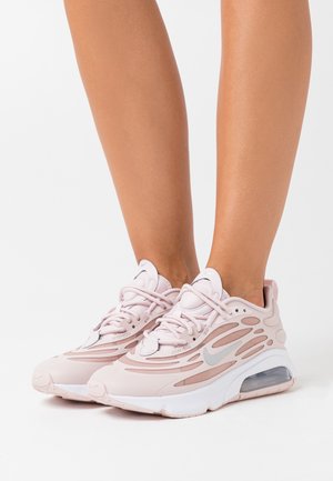Nike Sportswear Matalavartiset tennarit - light pink