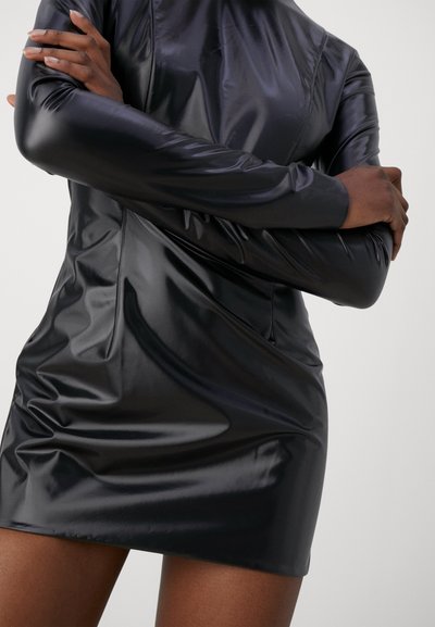 032c TRAPEZE TOO TIGHT MINI DRESS - Robe de soirée - black luster