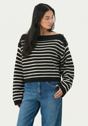 Pull court rayé noir et crème avec un ourlet côtelé, encolure off-shoulder et accents de boutons sur l'épaule ; tissu en tricot doux.