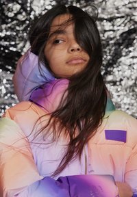 Molo HILO - Talvitakki - wavy rainbow