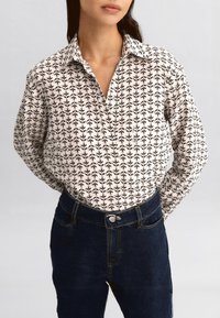 Non selezionato, marrone