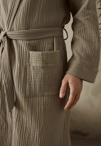 Next REGULAR FIT  - Kylpytakki - sage green