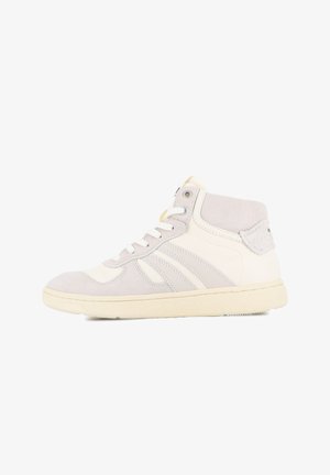 Baskets montantes en beige et blanc cassé avec des détails en daim, devant à lacets et semelle texturée, présentées sur un fond blanc.