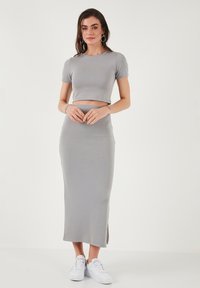 SLIM FIT SET - Uska suknja - grey