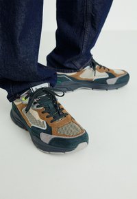DAVE RISEN  - Trainers - antracite/grey