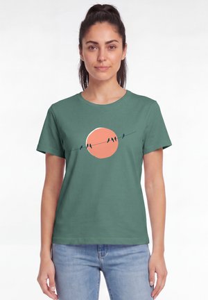 watapparel, COUNTRYSIDE 01 - T-shirt imprimé - green bay