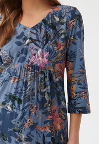 TATUUM Vestido informal - blue