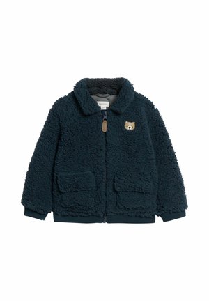 Marineblaue Sherpa-Fleecejacke mit Reißverschluss, zwei Fronttaschen, gerippten Bündchen und einem kleinen, gestickten Bärengesicht auf der Brust.
