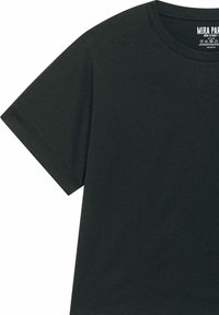 Zwart T-shirt met korte mouwen en een ronde halslijn, met het label "MIRA PA." De stof lijkt zacht en onverhard te zijn.