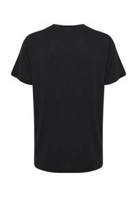 Sort t-shirt, korte ærmer, rund halsudskæring, blød stof, afslappet pasform, glat tekstur, ensartet design, ingen mønstre eller accenter.