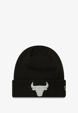 Cappello lavorato a maglia nero con un prominente logo ricamato in grigio dei Chicago Bulls sul davanti, con un risvolto per maggiore calore.