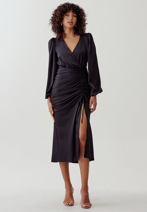 LATISHA - Etuikleid - black