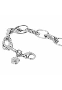 Zilveren kettingarmband met afwisselend gladde en textuurgelinkte schakels, voorzien van een karabijnsluiting en een klein rozenbedeltje.