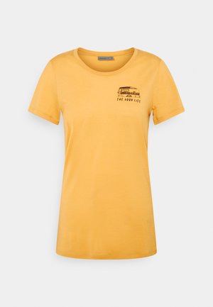 TECH LITE LOW CREW THE GOOD LIFE - Print T-shirt - safflower