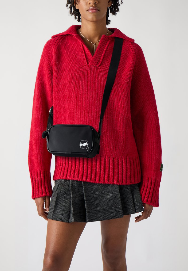 KARL LAGERFELD - IKON CAMERA BAG - Bandolera - black, Ampliar