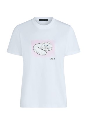T-shirt blanc à manches courtes avec un croquis d'un chat duveteux aux yeux bleus sur fond rose et une signature « Karl » sous le chat.