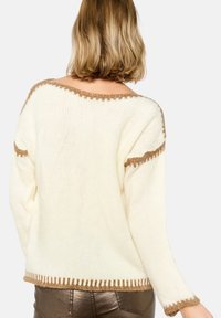 LolaLiza WITH CONTRASTING SEAMS - Pulover - vanilla white