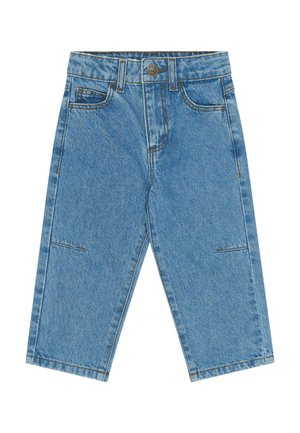 Pantalon en denim bleu pour tout-petit avec bouton à l'avant, passants pour ceinture et poches, avec une coupe droite et des détails de couture subtils.
