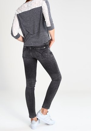Long sleeved top - grey
