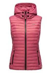 Veste matelassée sans manches rose avec capuche, fermeture éclair devant, deux poches zippées et détails de boutons noirs près du cou.