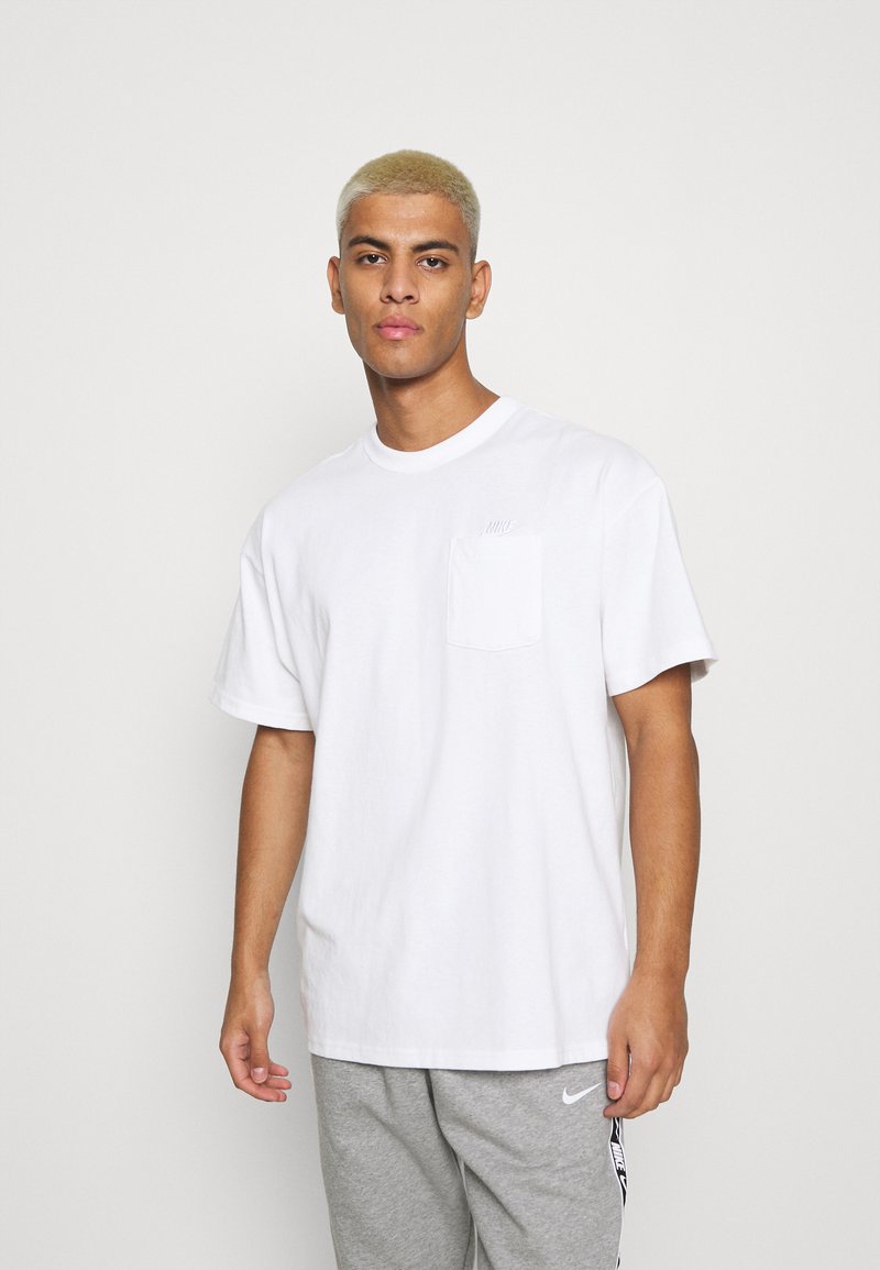 Nike Sportswear TEE POCKET - Pamata T-krekls - white