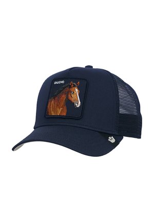 Cappellino da camionista blu navy con retro in rete, caratterizzato da una toppa con la testa di un cavallo marrone etichettata "GAUCHO" sulla pannello frontale.