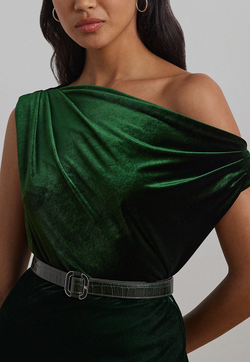 Lauren Ralph Lauren STRETCH VELVET OFF THE SHOULDER BLOUSE - Print T-shirt - emerald green/dark green - Zalando.co.uk Lauren Ralph Lauren STRETCH VELVET OFF THE SHOULDER BLOUSE - Print T-shirt - emerald green/dark green - Zalando.co.uk