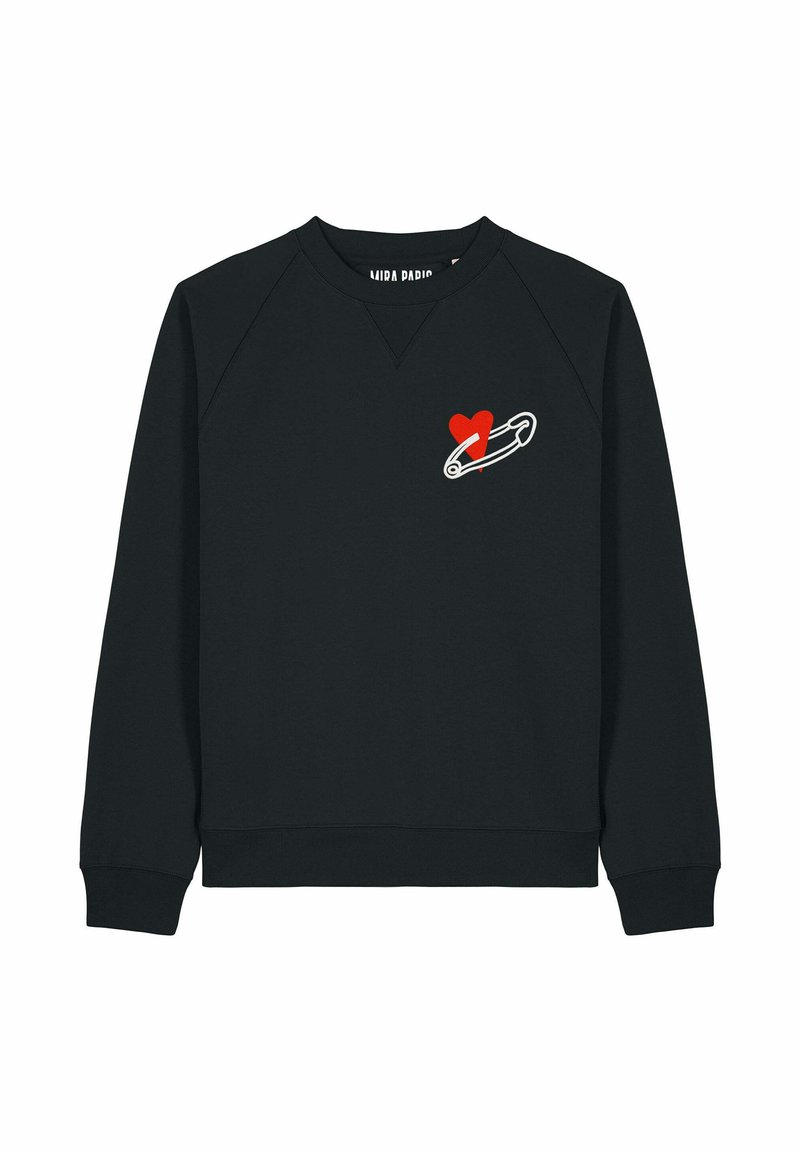 Sweatshirt noir à manches longues, col en V, avec un motif de cœur rouge et une épingle de sûreté sur le devant. Matière en mélange de coton.