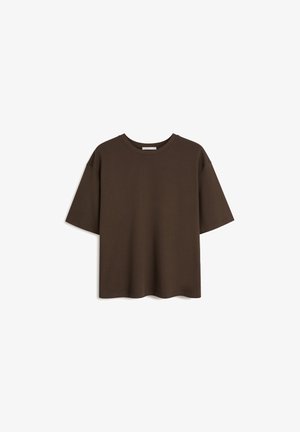 Ciemnobrązowa koszulka bawełniana z krótkim rękawem, okrągłym dekoltem, luźnym krojem i gładką fakturą. Bez widocznych wzorów ani grafik.