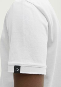 TOM TAILOR DENIM POLO WITH TIPPING - Polo shirt - chalk grey white two tone