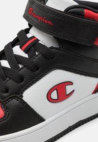 Champion RD18 2.0 MID B PS UNISEX - Kosárlabdacipők - black/red/white