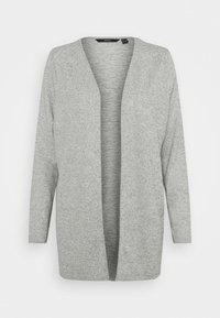Cardigan gris hecho de un suave tejido de punto, con un frente abierto, mangas largas y un ajuste relajado. Sin cierres visibles ni patrones.