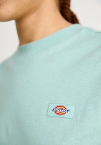 Dickies OAKPORT BOXY TEE - T-shirt básica - blue surf