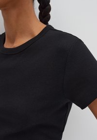 someday. SLIM FIT RIB - T-shirt basic - black