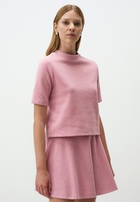 Jimmy Key HALF TURTLENECK SHORT SLEEVE  - T-shirt basic - pink