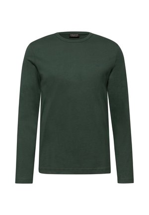 Donkergroene katoen T-shirt met lange mouwen en ronde hals, voorzien van een subtiele logo op de borst en een gladde, egale textuur.